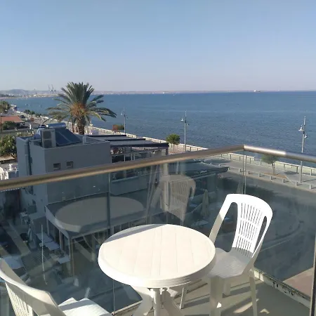 Sudio Sea View
